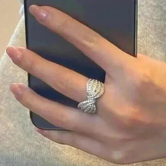 New Gorgeous 925 Silver Sim. Diamond Ring - Picture 2 of 7